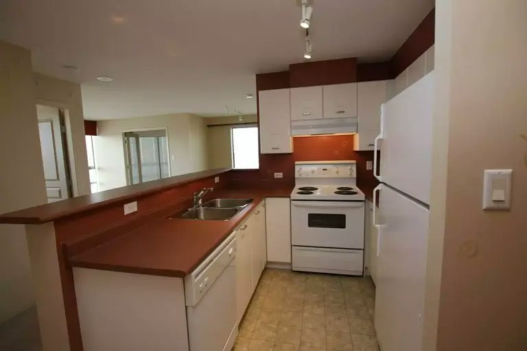 3438 Vanness Avenue, Vancouver, BC, V5R 6E7 - 6
