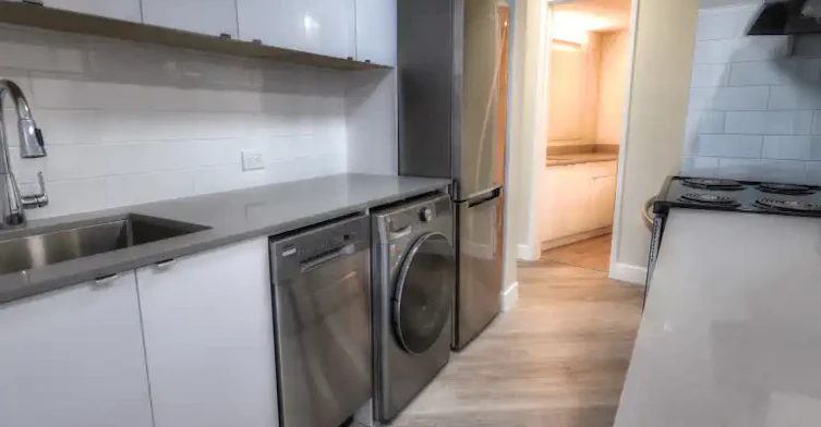 1011 Beach Avenue, Vancouver, BC, V6E 1T8 - 5