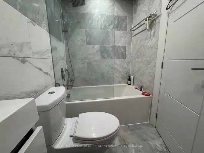 736 Dundas Street East, Toronto, ON, M5A 2C5