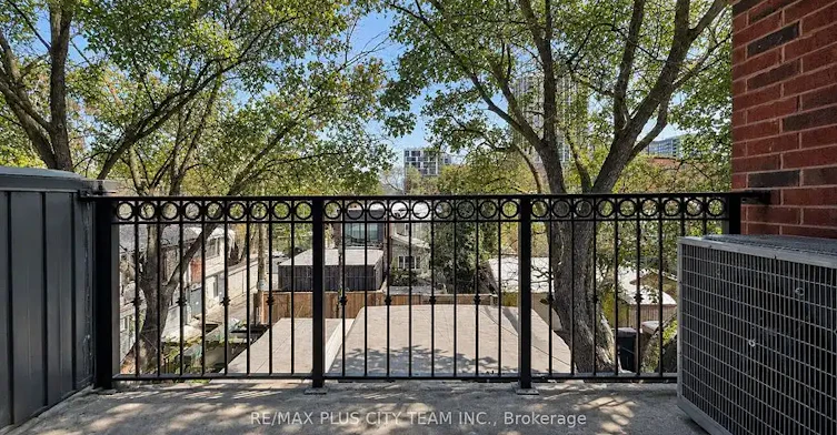 381 Ontario Street, Toronto, ON, M5A 2V8 - 2