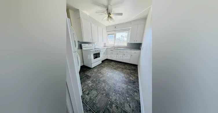 305 Greene Avenue, Winnipeg, MB, R2K 0L9 - 3