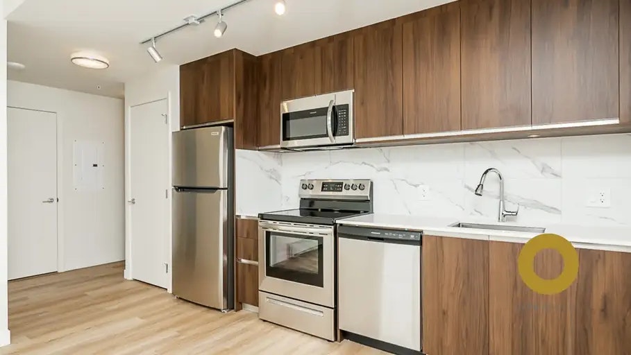 6137 Cambie Street, Vancouver, BC, V5Z 3B2 - 4