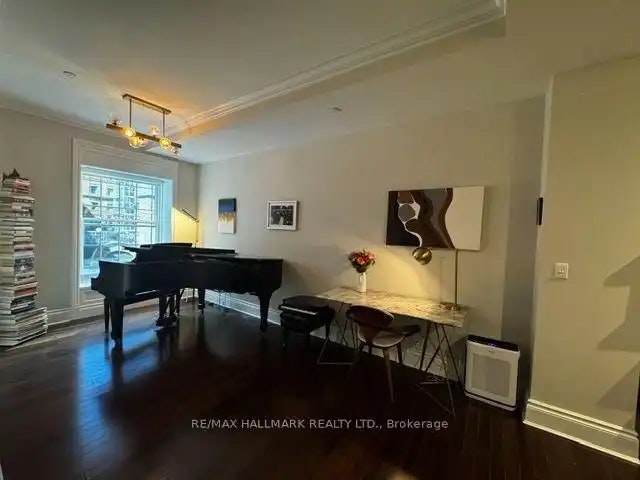 22 Leader Lane, Toronto, ON, M5E 0B2 - 4