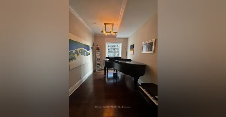 22 Leader Lane, Toronto, ON, M5E 0B2 - 2