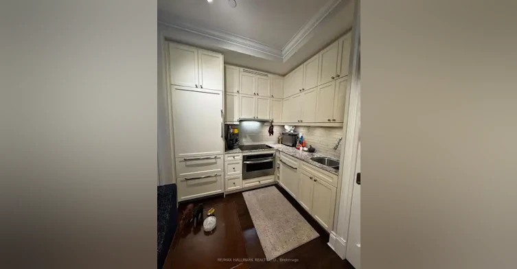 22 Leader Lane, Toronto, ON, M5E 0B2 - 7