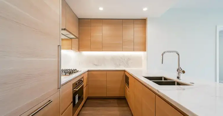 308 Morrissey Road, Port Moody, BC, V3H 0M2 - 3