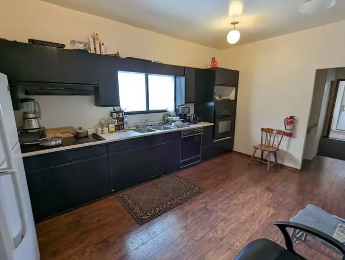 179 Spence Street, Winnipeg, MB, R3C 1Y5