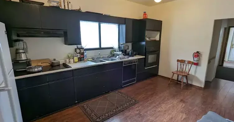 179 Spence Street, Winnipeg, MB, R3C 1Y5
