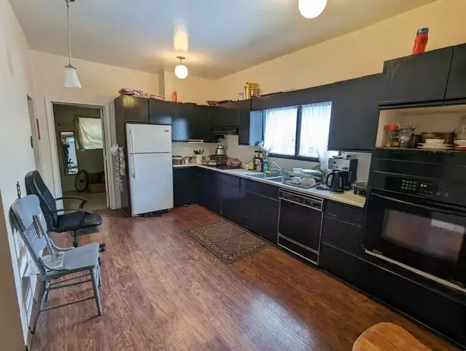 179 Spence Street, Winnipeg, MB, R3C 1Y5 - 2