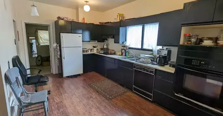 179 Spence Street, Winnipeg, MB, R3C 1Y5 - 2