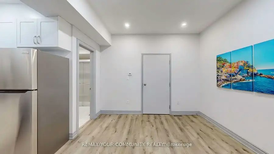 586 Parliament Street, Toronto, ON, M4X 1P8 - 2