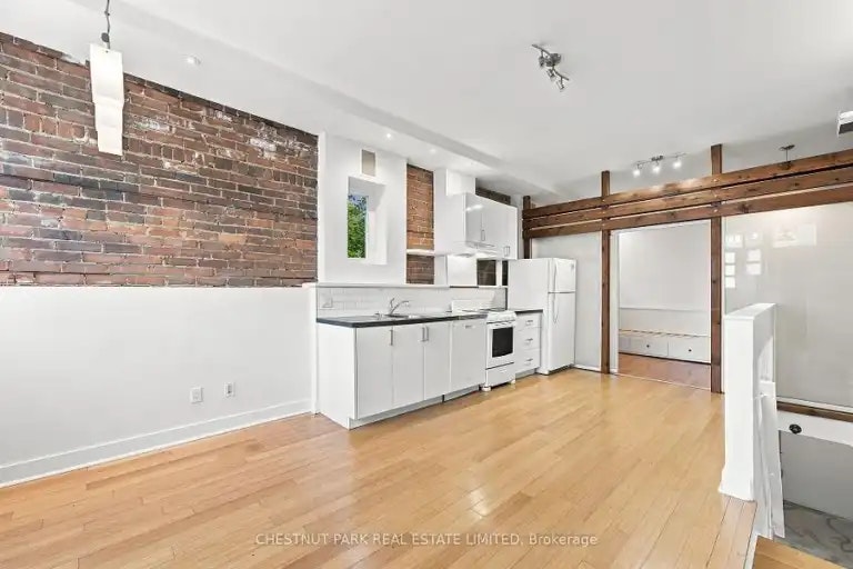 208 Greenwood Avenue, Toronto, ON, M4L 2R1 - 8