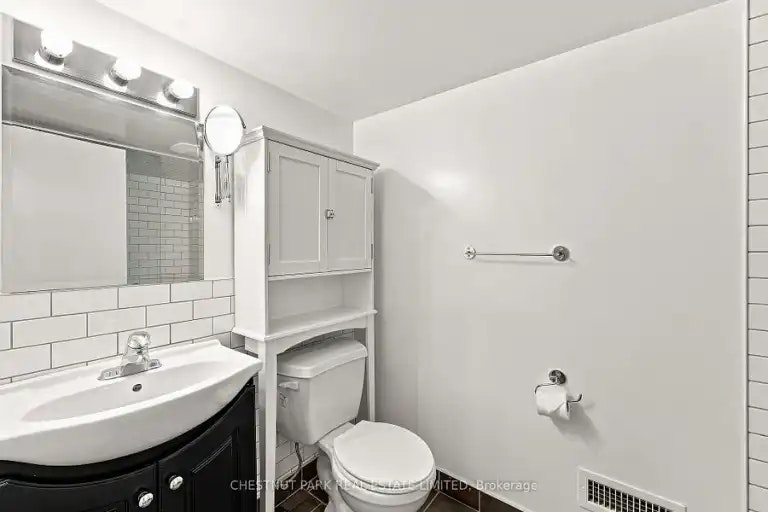 208 Greenwood Avenue, Toronto, ON, M4L 2R1 - 5