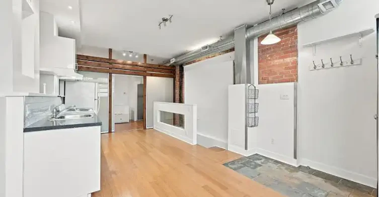 208 Greenwood Avenue, Toronto, ON, M4L 2R1