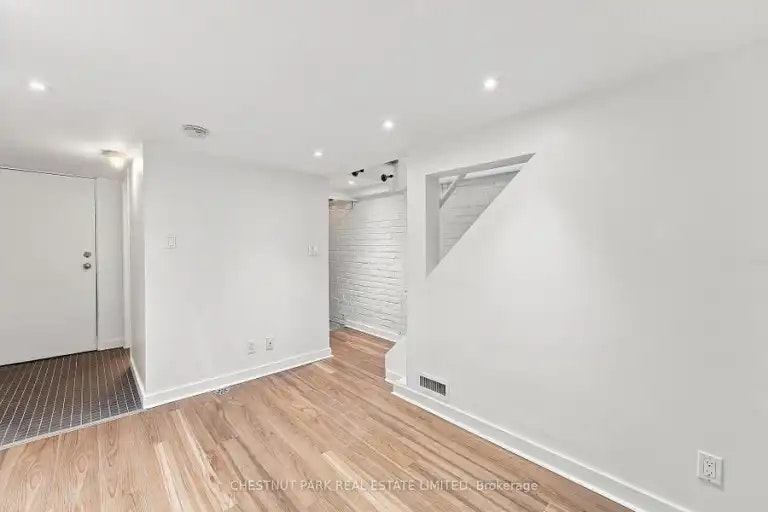 208 Greenwood Avenue, Toronto, ON, M4L 2R1 - 14