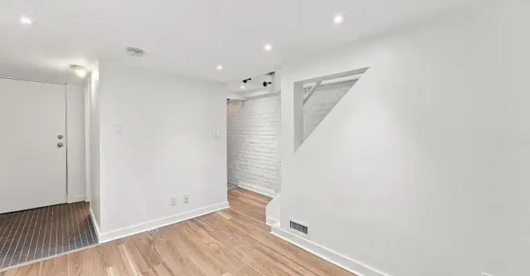 208 Greenwood Avenue, Toronto, ON, M4L 2R1 - 14