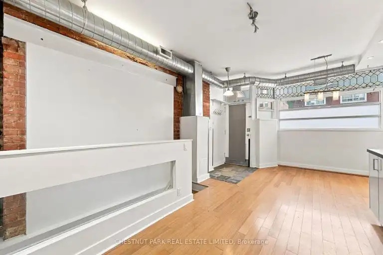 208 Greenwood Avenue, Toronto, ON, M4L 2R1 - 6