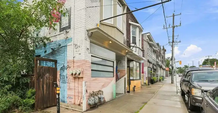 208 Greenwood Avenue, Toronto, ON, M4L 2R1 - 15