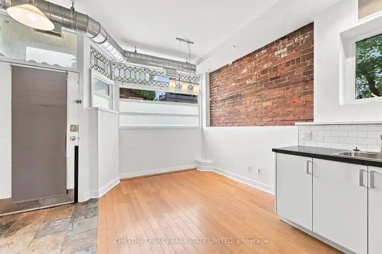 208 Greenwood Avenue, Toronto, ON, M4L 2R1 - 3