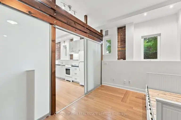 208 Greenwood Avenue, Toronto, ON, M4L 2R1 - 13