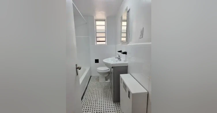 901 Avenue Road, Toronto, ON, M5P 2K7 - 5