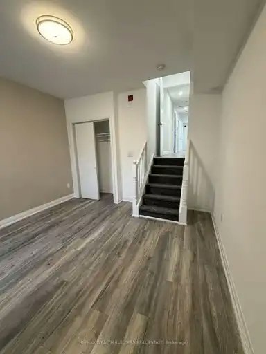 215 Jarvis Street, Toronto, ON, M5B 2C1 - 3