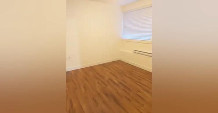 2131 Pandora Street, Vancouver, BC, V5L 1N4 - 11