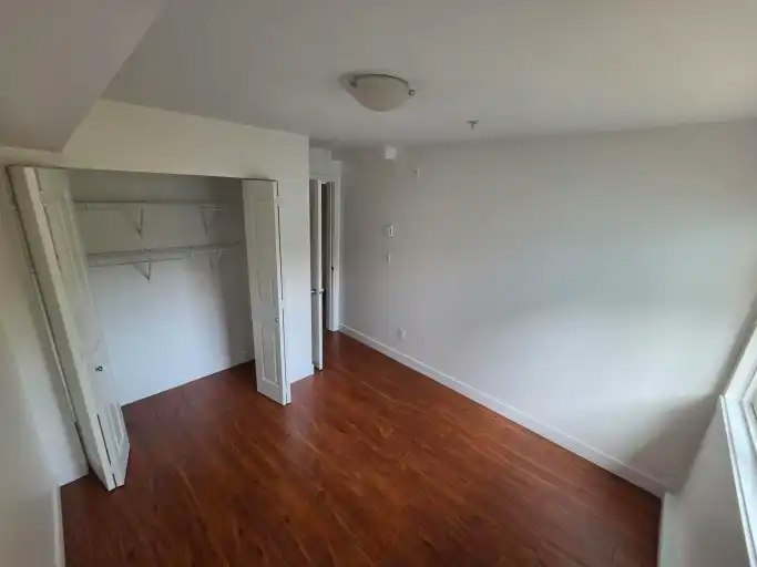 2131 Pandora Street, Vancouver, BC, V5L 1N4 - 6