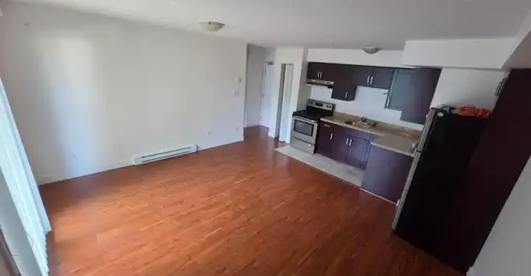 2131 Pandora Street, Vancouver, BC, V5L 1N4 - 4