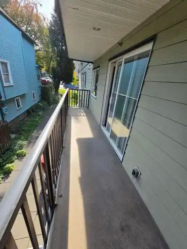 2131 Pandora Street, Vancouver, BC, V5L 1N4 - 8