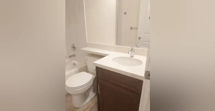 2131 Pandora Street, Vancouver, BC, V5L 1N4 - 8