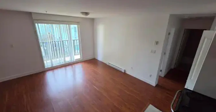 2131 Pandora Street, Vancouver, BC, V5L 1N4 - 3