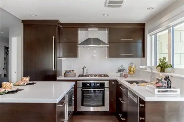 3028 Arbutus Street, Vancouver, BC, V6J 3Z2 - 4