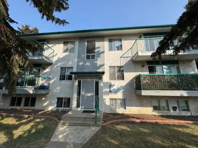 5604 50 Avenue, Innisfail, AB, T4G 1R7