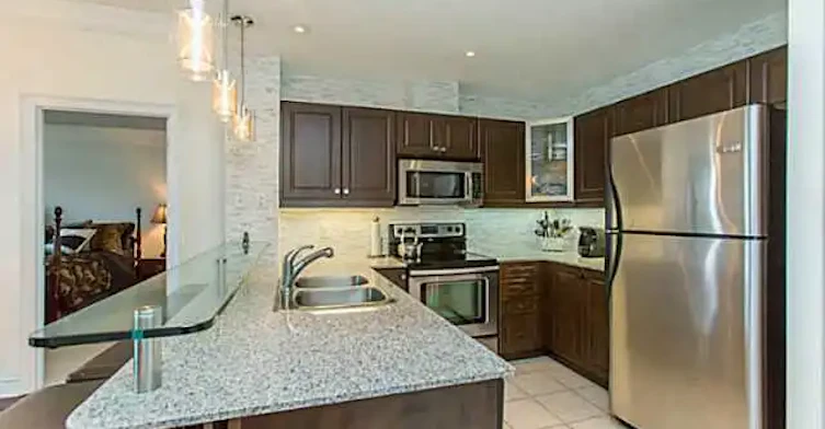 33 Ellen Street, Barrie, ON, L4N 6E9