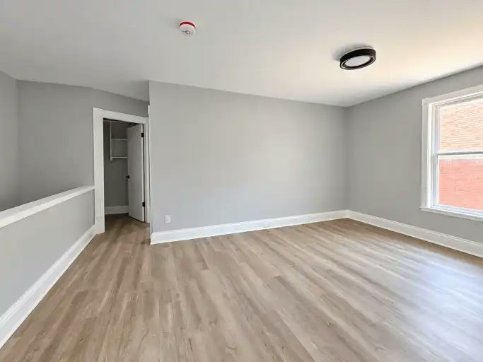 569 Sherbrooke Street, Peterborough, ON, K9J 2P4 - 4
