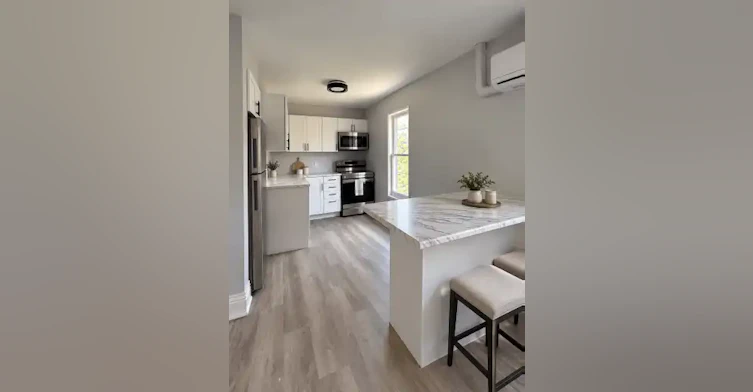 569 Sherbrooke Street, Peterborough, ON, K9J 2P4