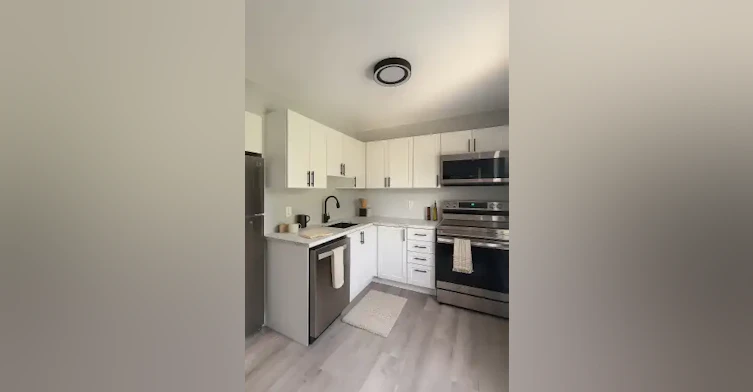 569 Sherbrooke Street, Peterborough, ON, K9J 2P4 - 2