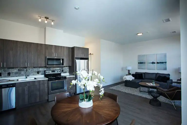 399 Main Street, Penticton, BC, V2A 5B7 - 4