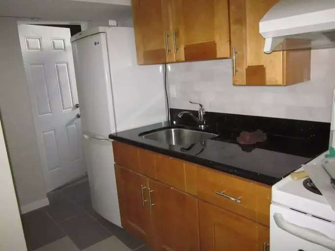 326 Bathurst Street, Toronto, ON, M5T 2S3 - 2