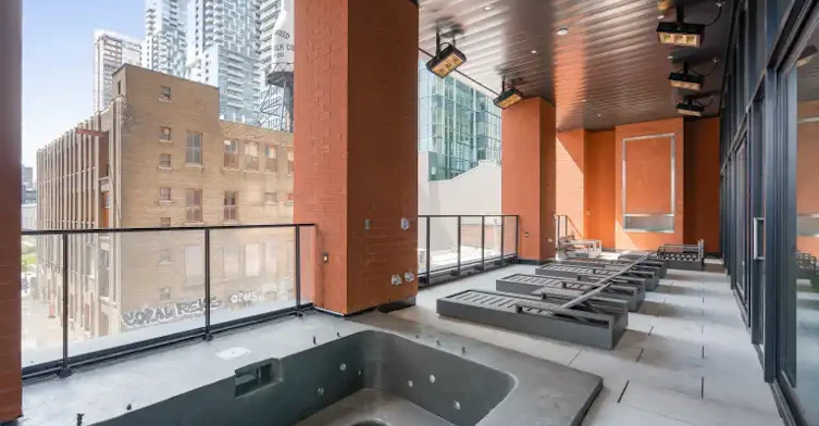 1020 De La Montagne Rue, Montréal, QC, H3G 0H8 - 12