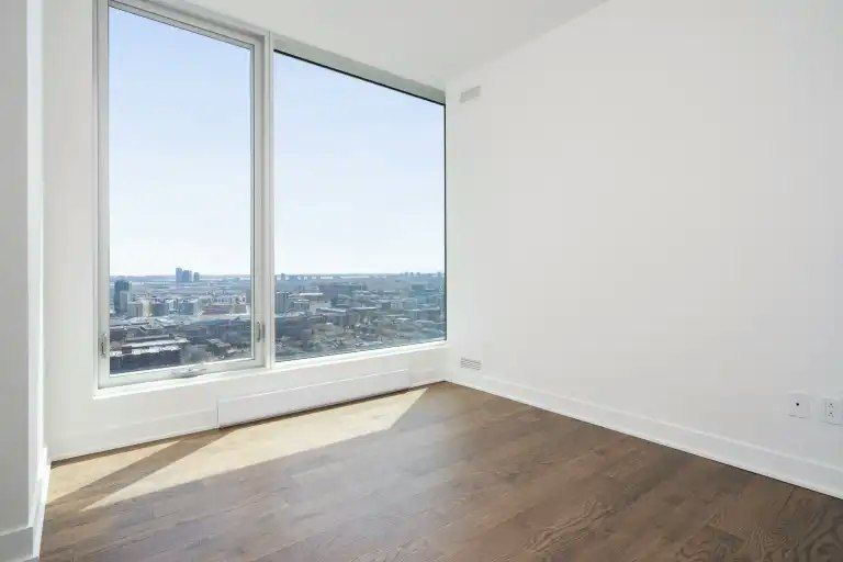 1020 De La Montagne Rue, Montréal, QC, H3G 0H8 - 6