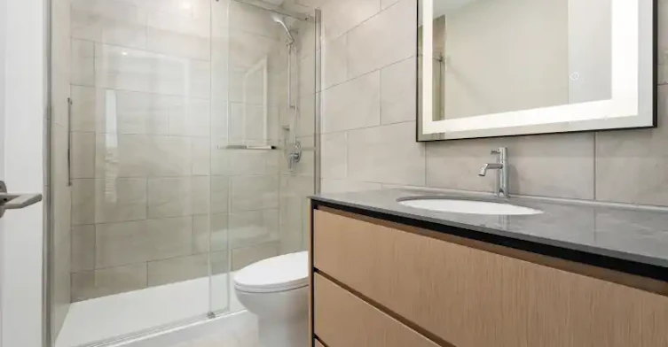 1020 De La Montagne Rue, Montréal, QC, H3G 0H8 - 5