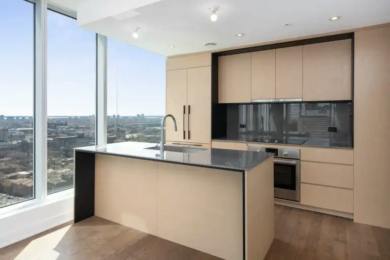 1020 De La Montagne Rue, Montréal, QC, H3G 0H8 - 3