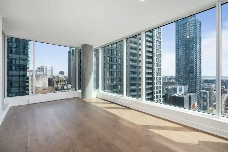 1020 De La Montagne Rue, Montréal, QC, H3G 0H8 - 2