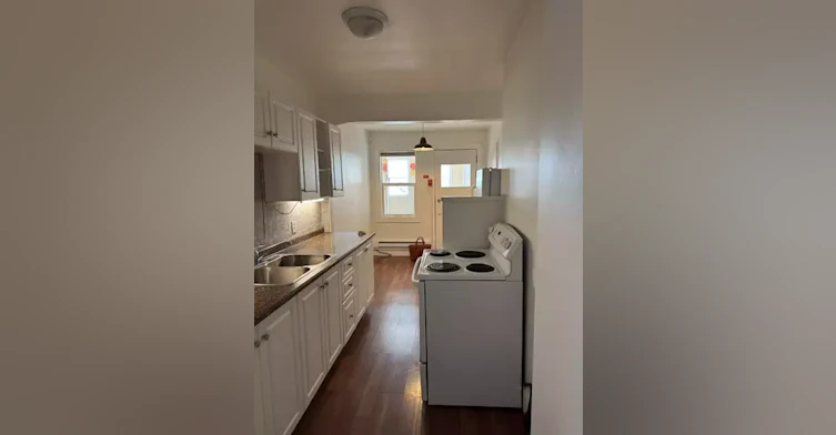 142 Provencher Boulevard, Winnipeg, MB, R2H 0H3 - 2