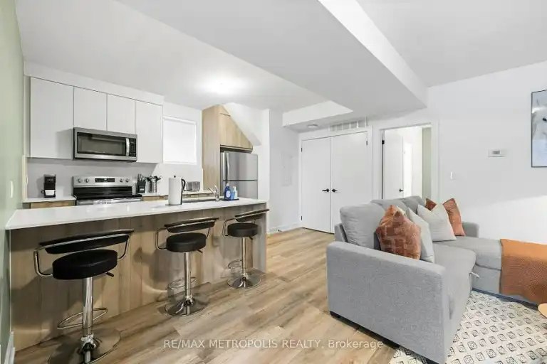 447 Lansdowne Avenue, Toronto, ON, M6H 3Y2 - 6