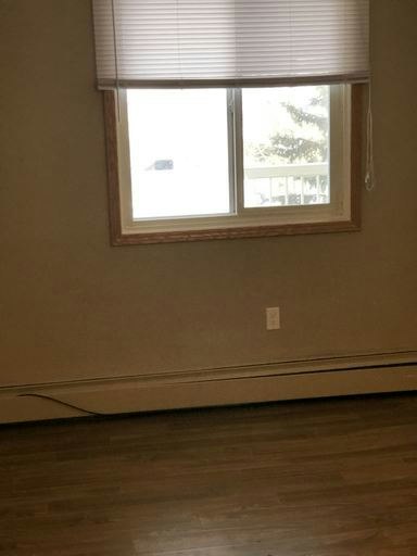 4010 49 Avenue, Innisfail, AB, T4G 1C6 - 2