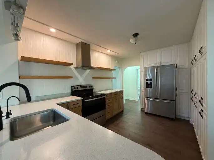 10108 94 Avenue, Grande Prairie, AB, T8V 0K8 - 2