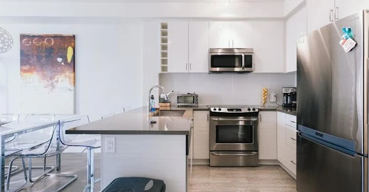 13919 Fraser Highway, Surrey, BC, V3T 4E6 - 13